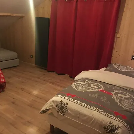 Les Abeilles De Romania Ferienhaus