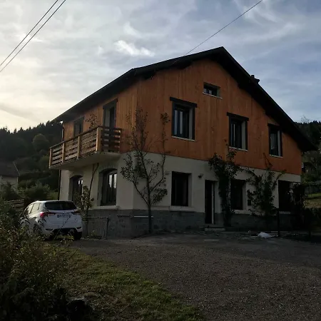 Les Abeilles De Romania Ferienhaus *